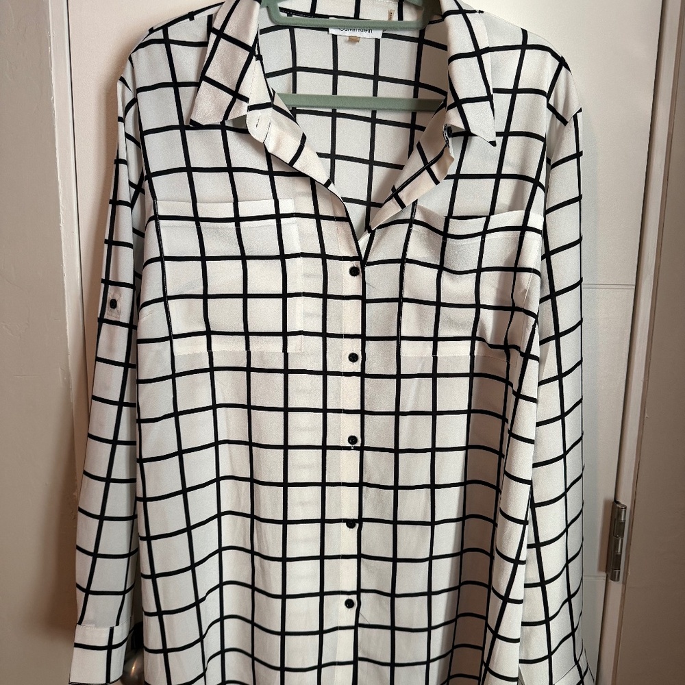PLUS SIZE (1X) Calvin Klein B&W Blouse